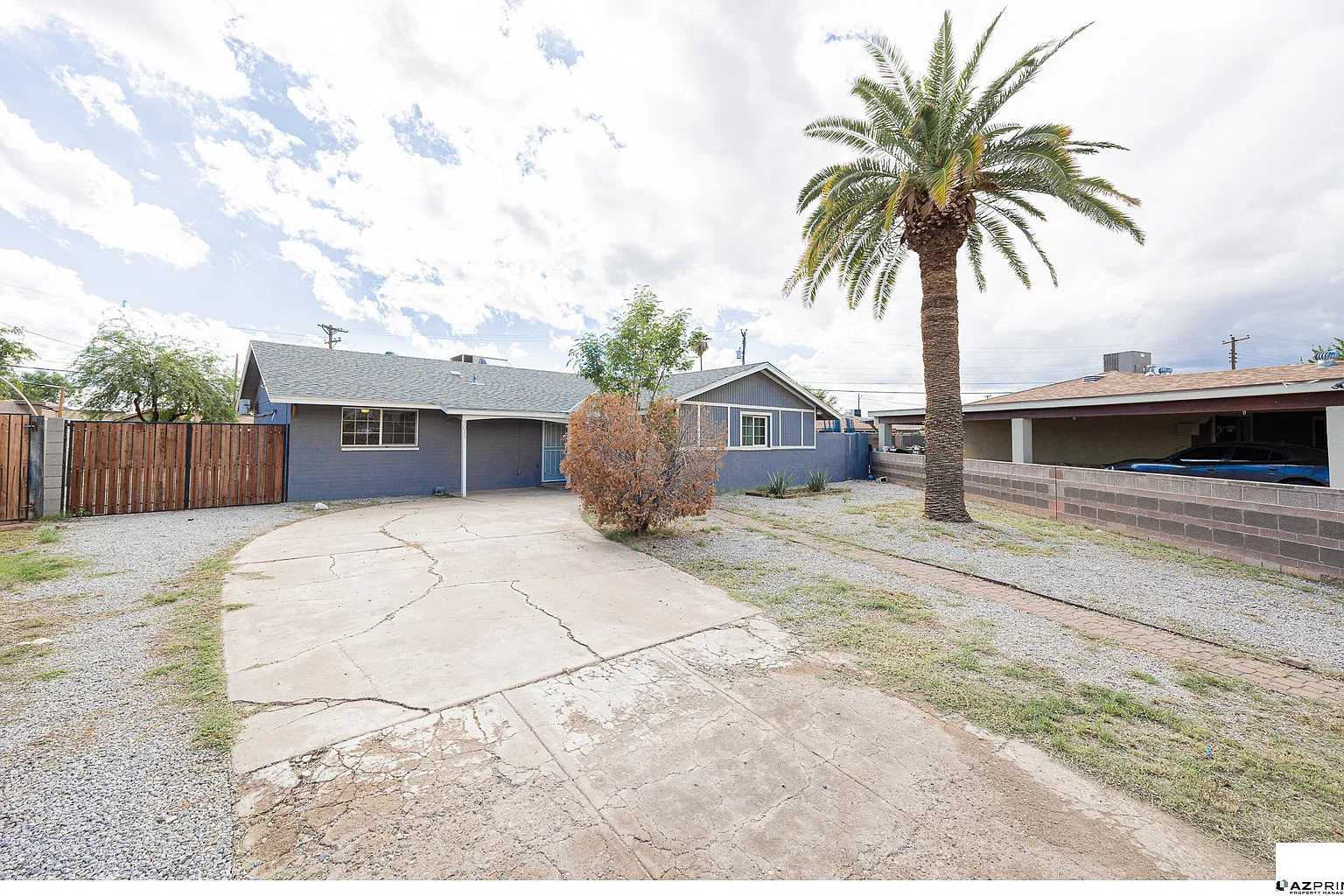 Welcome to this Charming 3/2 Phoenix House! — Photo 1