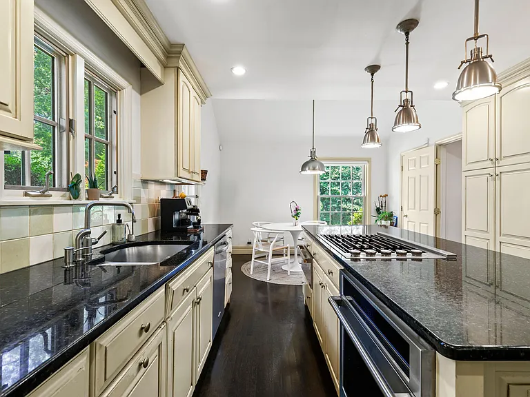 56 Sycamore Rd — Photo 13