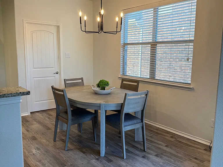 434 Winchester Dr — Photo 5