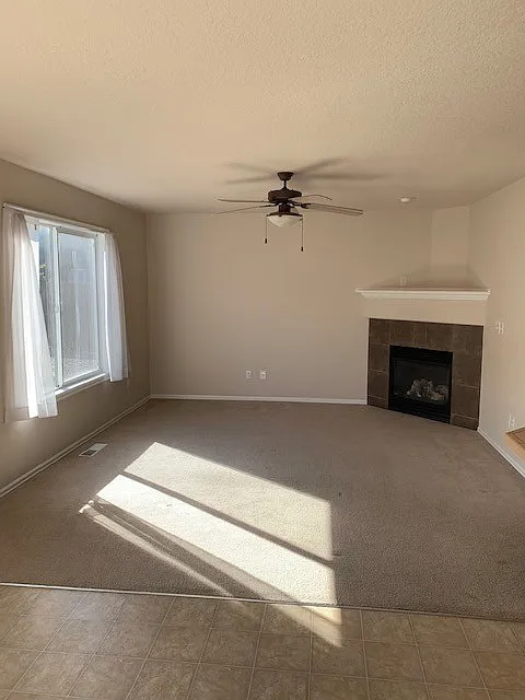 Available Now: 4 Bedroom Home in Willamette Landing — Photo 4