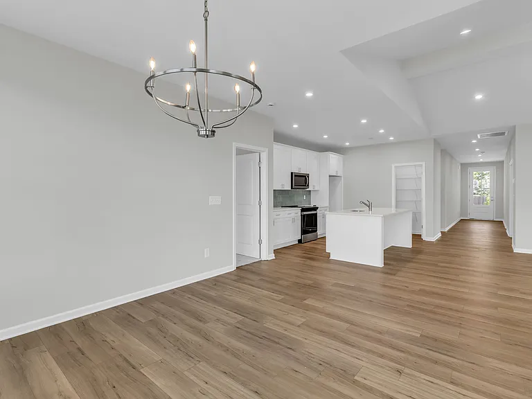 2823 Butlers Green Cir — Photo 9