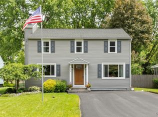 212 Hunt Dr, Fayetteville, NY 13066