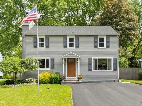 212 Hunt Dr, Fayetteville, NY 13066