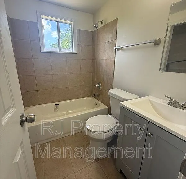 3742 Berry Ln — Photo 9