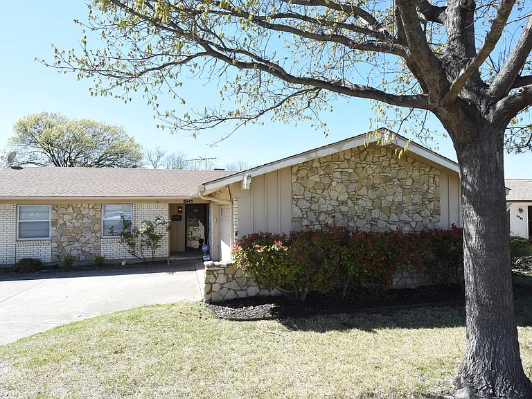 8945 Flicker Ln — Photo 1
