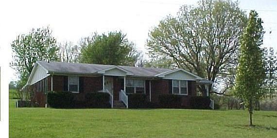 3BR 2BA Brick 1800SF