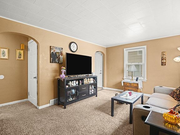 5th image of 2820 Summerdale Ave