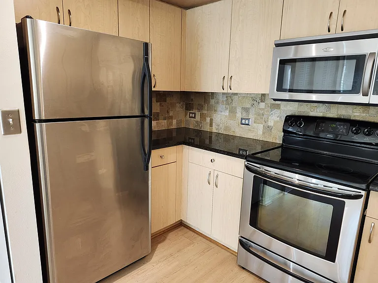 813 Villa Cir — Photo 2