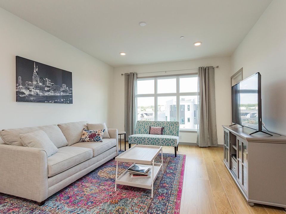 1st image of 400 Herron Dr #315