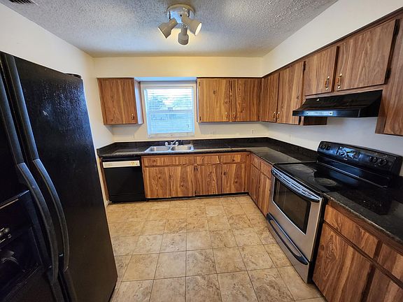 2nd image of 5005 E 111th Ave