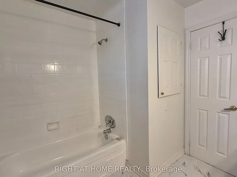 552 Grandview St S — Photo 14