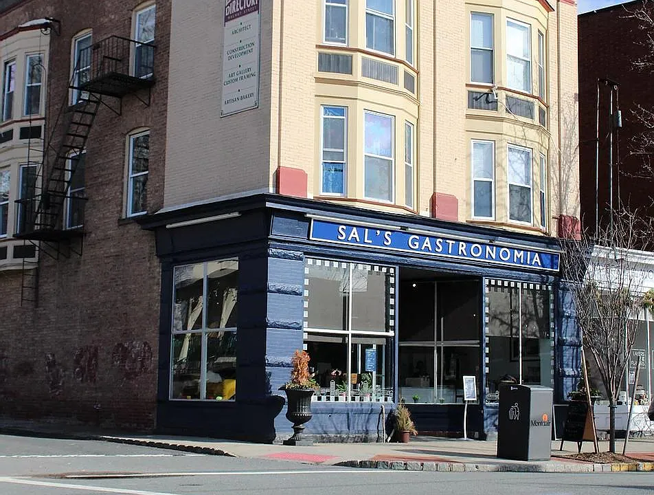 104 Walnut St #5