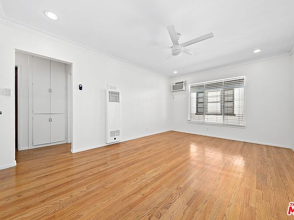 3rd image of 1311 N Orange Dr APT 8