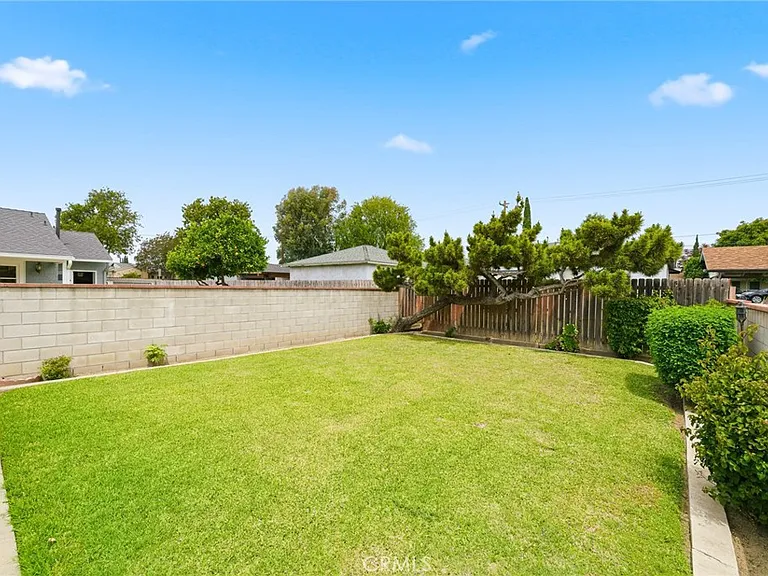 6268 N Muscatel Ave — Photo 4