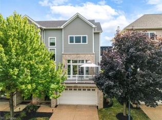 2257 City View Dr, Cleveland, OH 44113