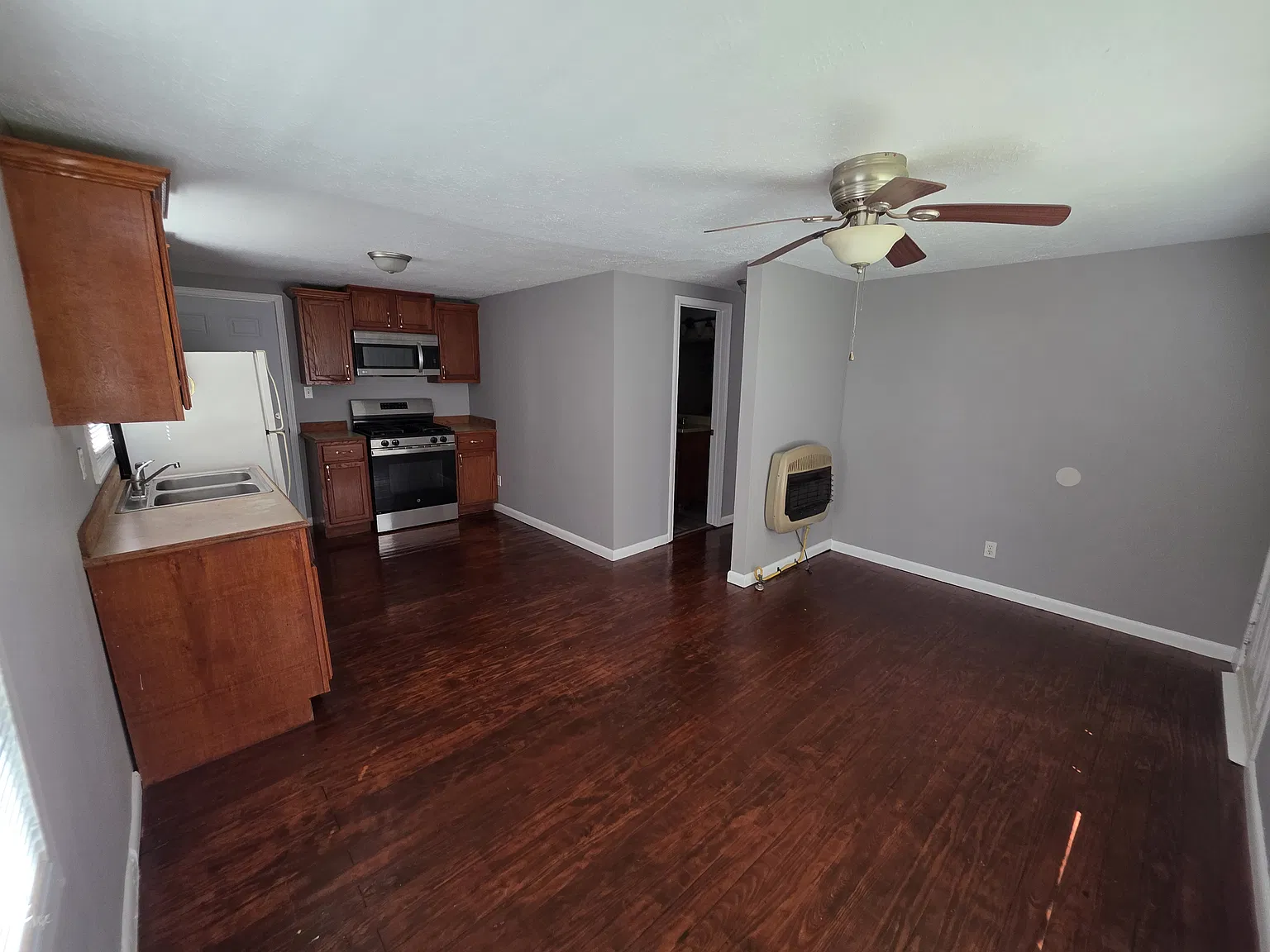 2 bed, 536 sqft, $850 — Photo 2