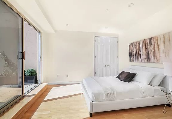 4th image of 1400 5th Ave APT 7D