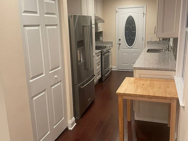 10017 Montauk Ave — Photo 3