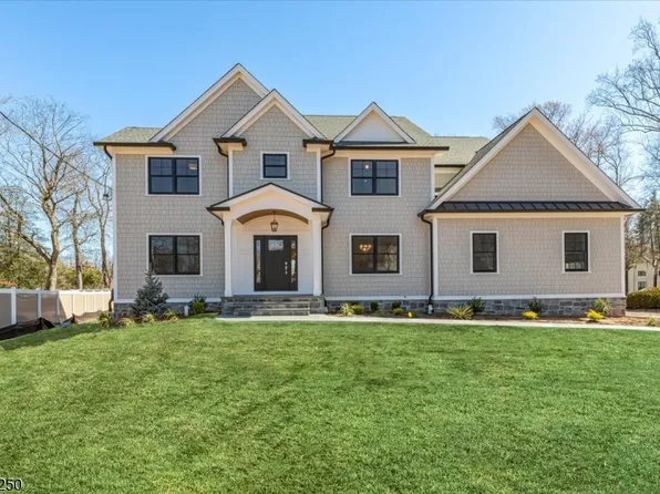 1822 North Gate, Scotch Plains Twp., NJ 07076