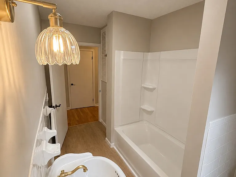 143 S Monroe Ave — Photo 12