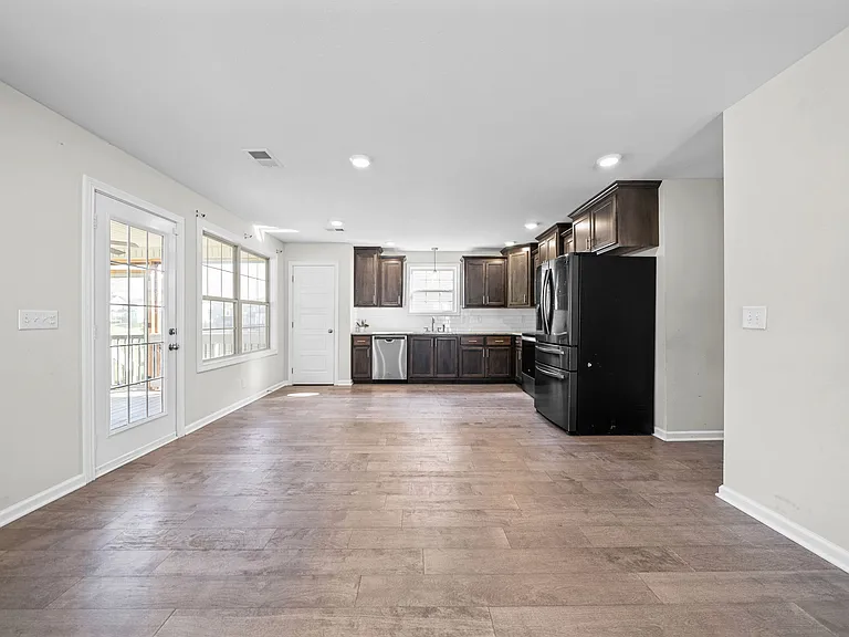 748 Jodine Ann Dr — Photo 9