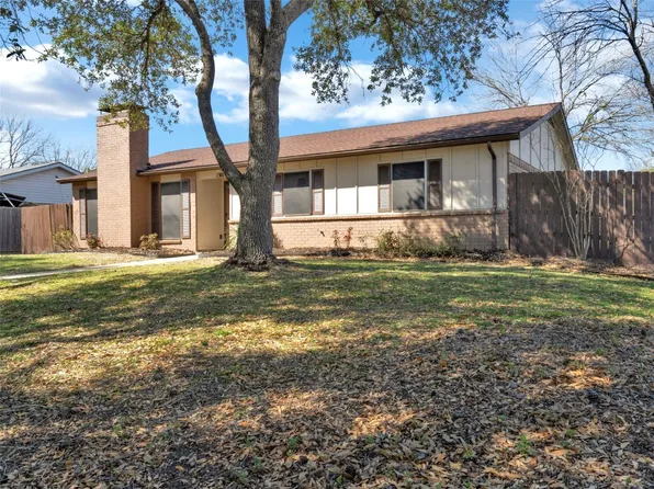 1301 Oakbluff Dr, Lancaster, TX 75146