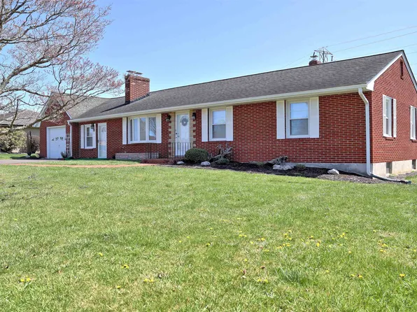 155 Gum Dr SE, Christiansburg, VA 24073