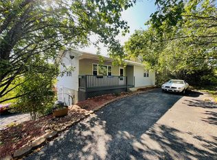 48 Hickory Ln, Holiday Island, AR 72631