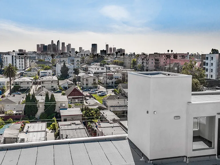 Lido Apartments - 1039 S Hobart — Photo 48