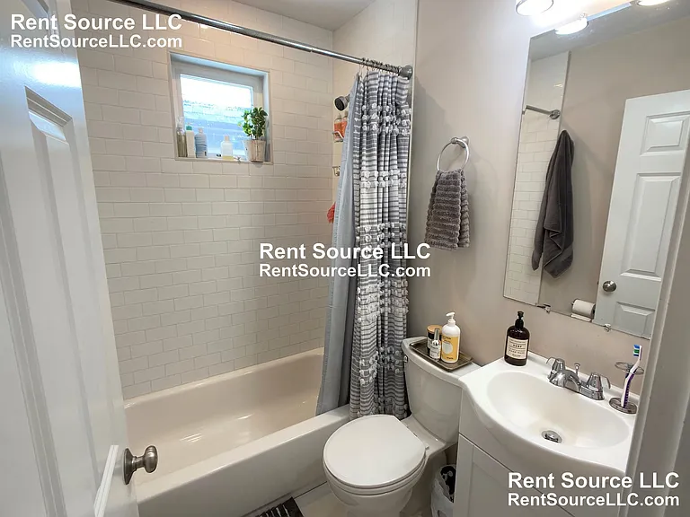 537 Main St #2 — Photo 20