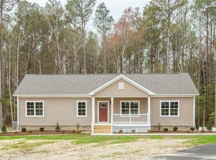 8348 Pineview Rd, Suffolk, VA 23437