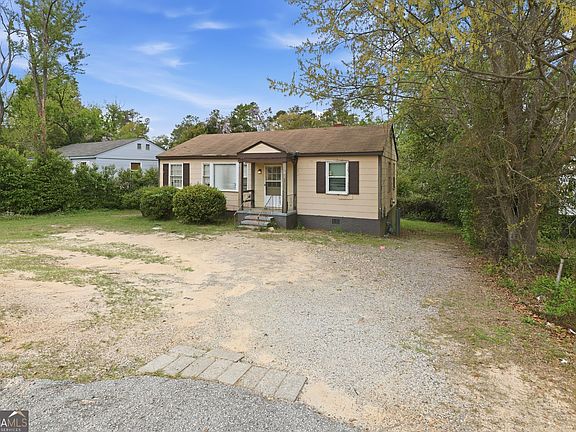 4th image of 2413 Ruby Dr