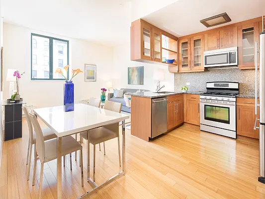 Sold by Sotheby's International Realty | media 1