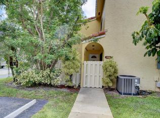 22300 Pineapple Walk Dr, Boca Raton, FL 33433