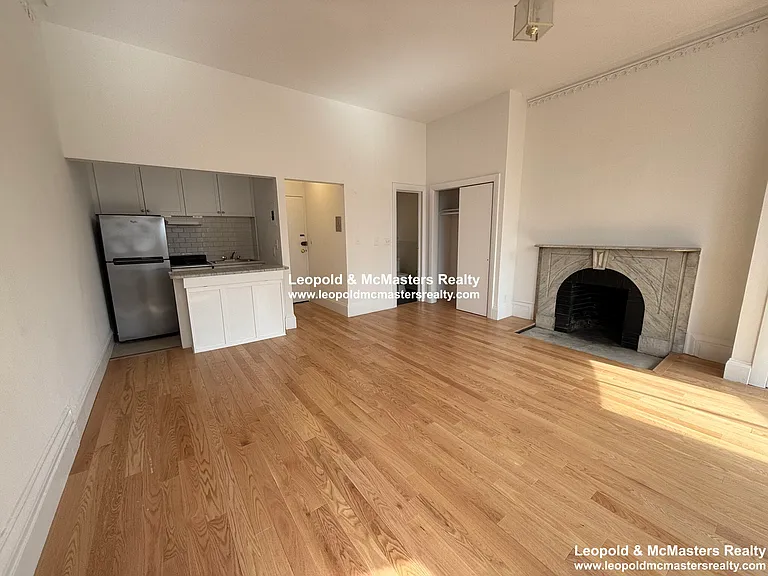 24 Mt. Vernon St apartment — Photo 10