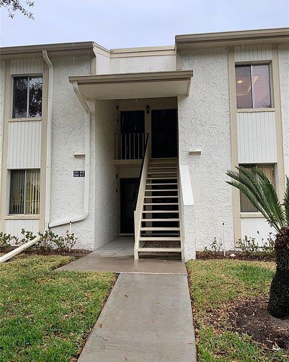 1st image of 212 Pine Ct