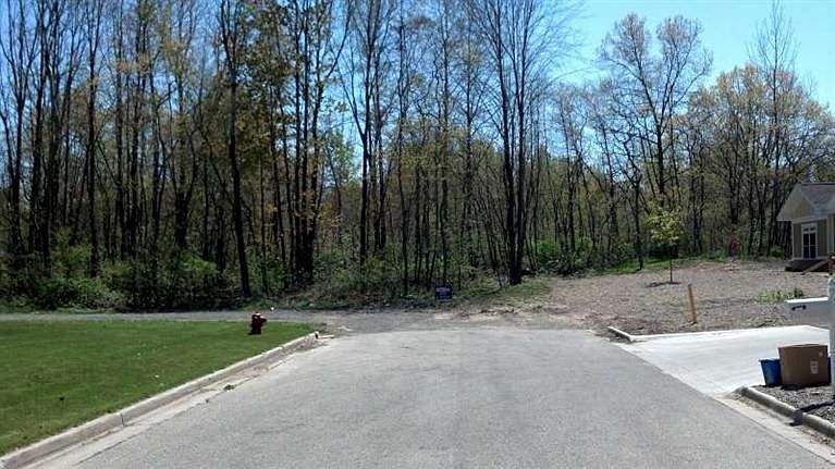 1st image of 1032 W Barney Ave