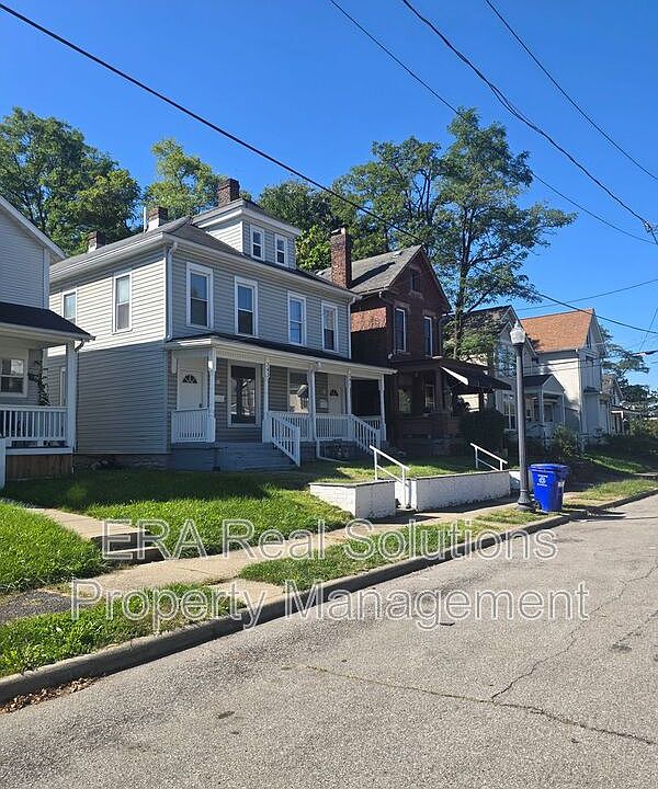 1st image of 743 E Mound St