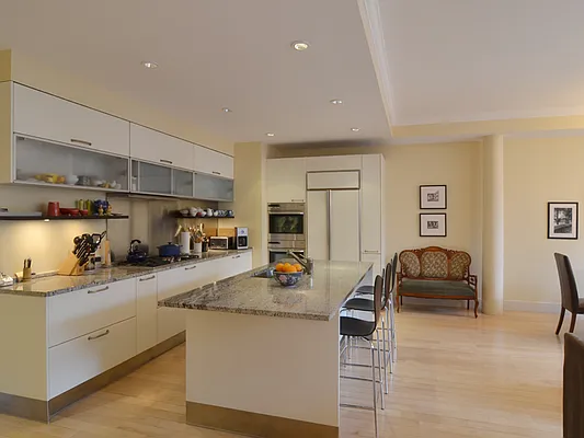 Sold by Sotheby's International Realty | media 11