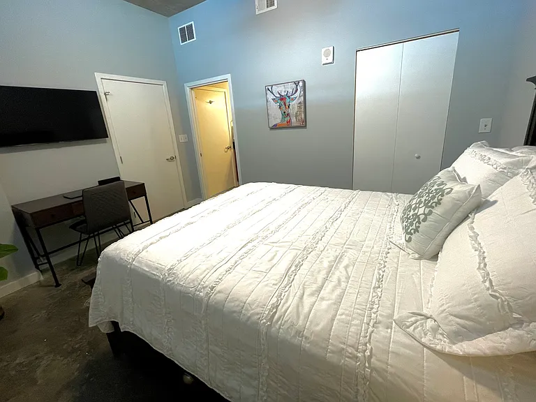 525 E Jackson St #706 — Photo 24