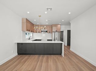 14214 Gilmore St #1, Van Nuys, CA 91401