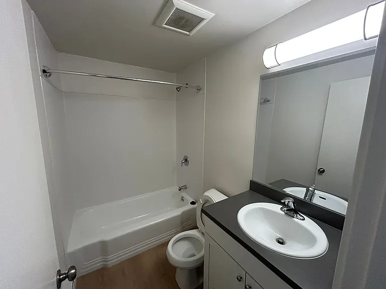 3801 Beach Dr SW — Photo 8