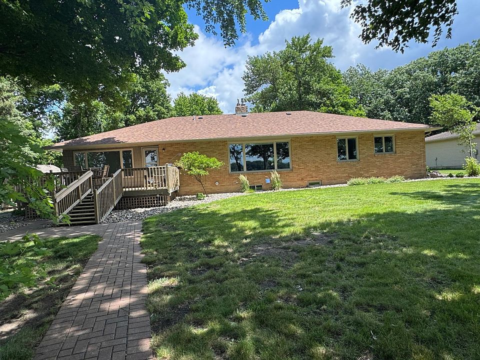 2nd image of 104 Parkwood Pl