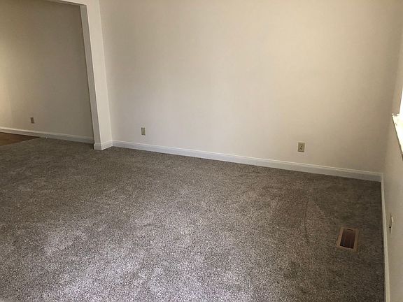 2nd image of 431 Victoria Ave