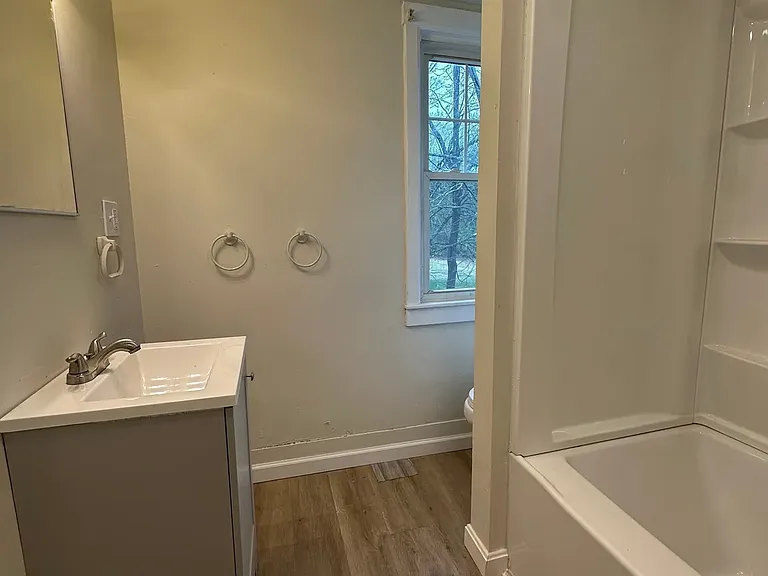 131 West Rd — Photo 6