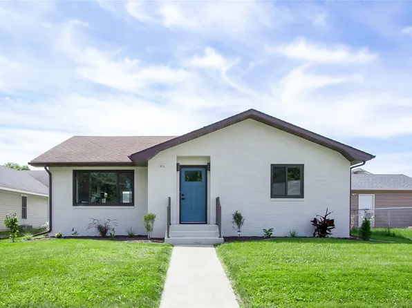 813 Columbus St, Pella, IA 50219