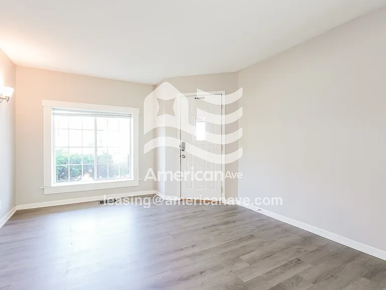 1039939_003_living_room_13818073.jpg