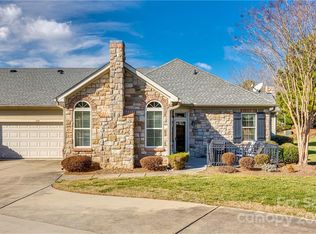 750 Ledgestone Ct, Tega Cay, SC 29708