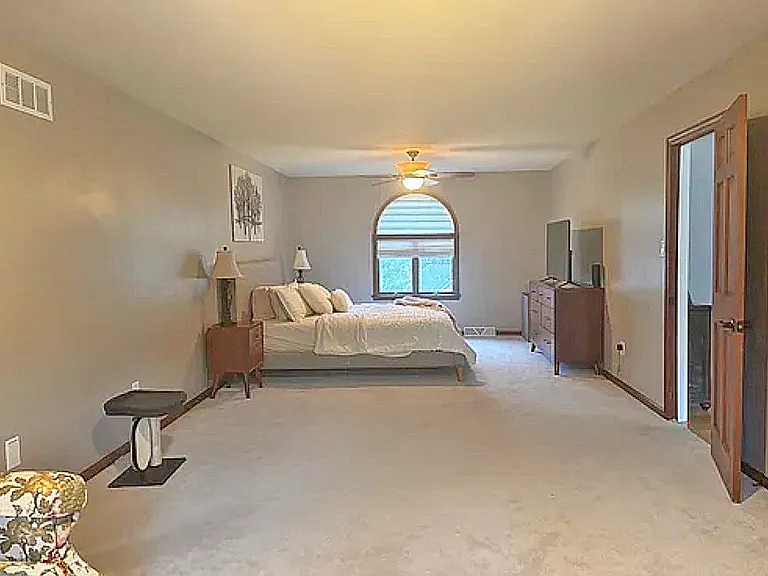 120 Marlboro Dr — Photo 10