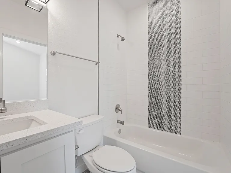 214 Cooper St — Photo 20